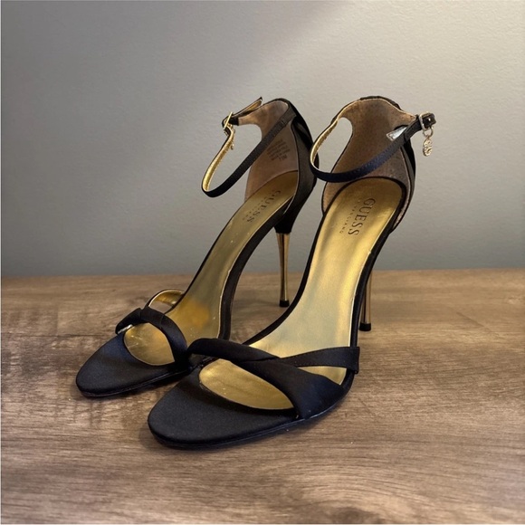 Guess Black And Gold Stiletto Heels Size 7.5M - Picture 1 of 11